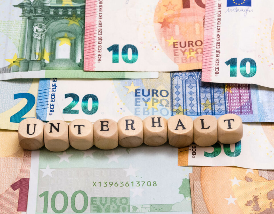 Ehegattenunterhalt Anschlussbeschwerde, Gesamtschuldnerausgleich, Unterhaltsverfahren, Berücksichtigung eines Dienstwagens, Trennungsunterhalt, Wohnvorteil